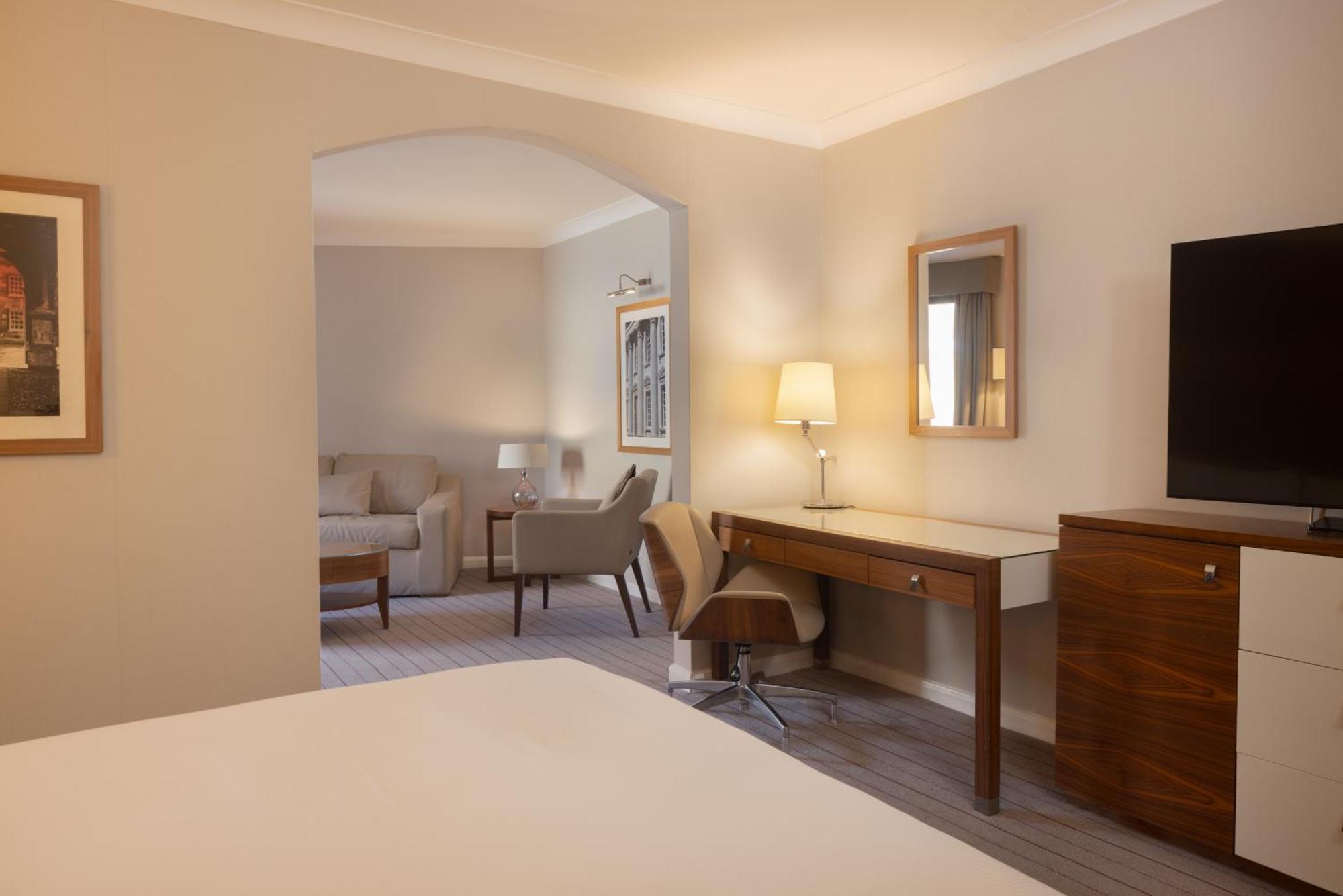 ฮิลตัน เคมบริดจ์ ซิตี้ เซ็นเตอร์ Hotel ภายนอก รูปภาพ